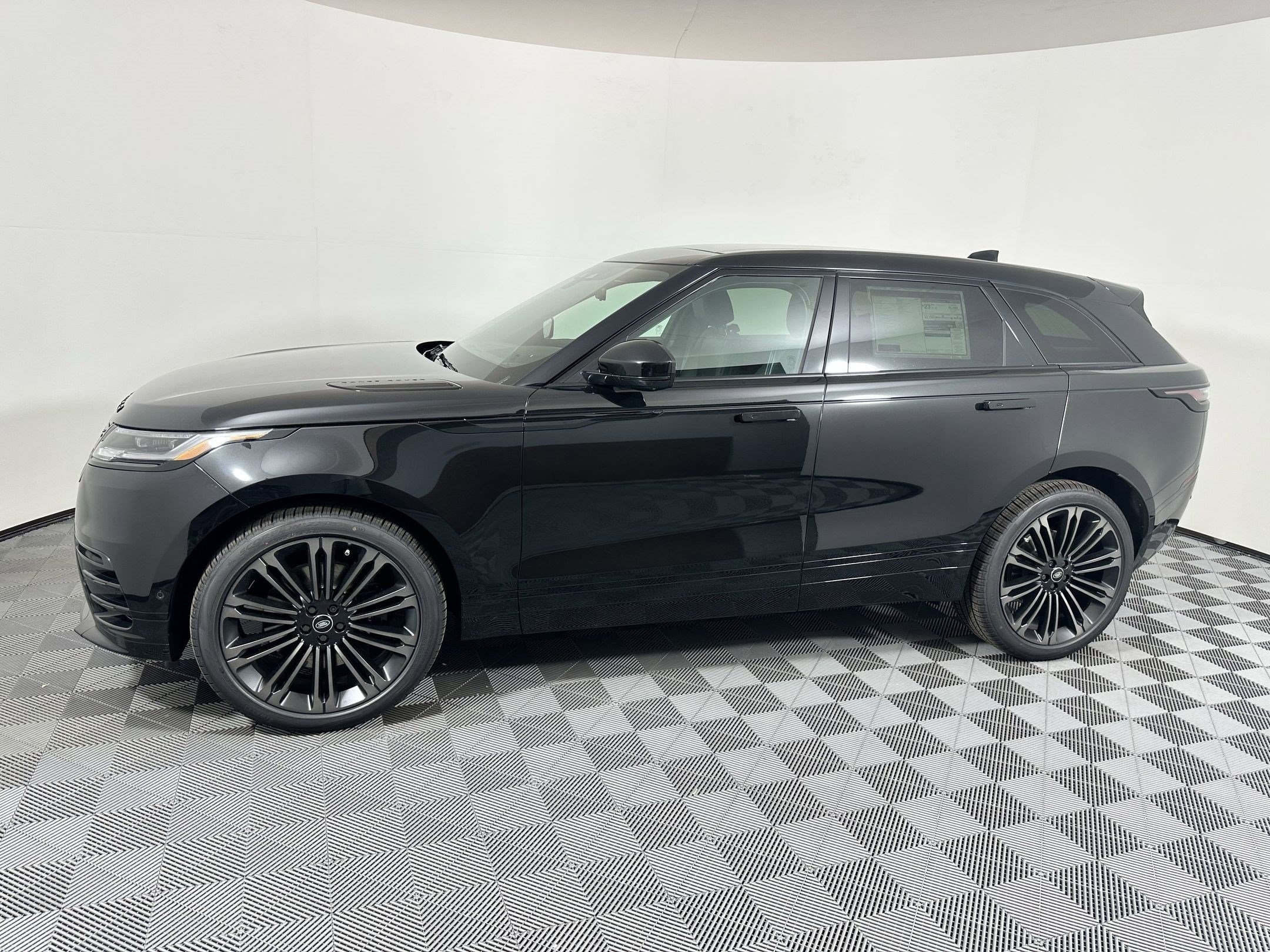 land rover range rover velar 2026 SALYL2EX6TA819016 image land rover range rover velar 2026 SALYL2EX6TA819016 image
